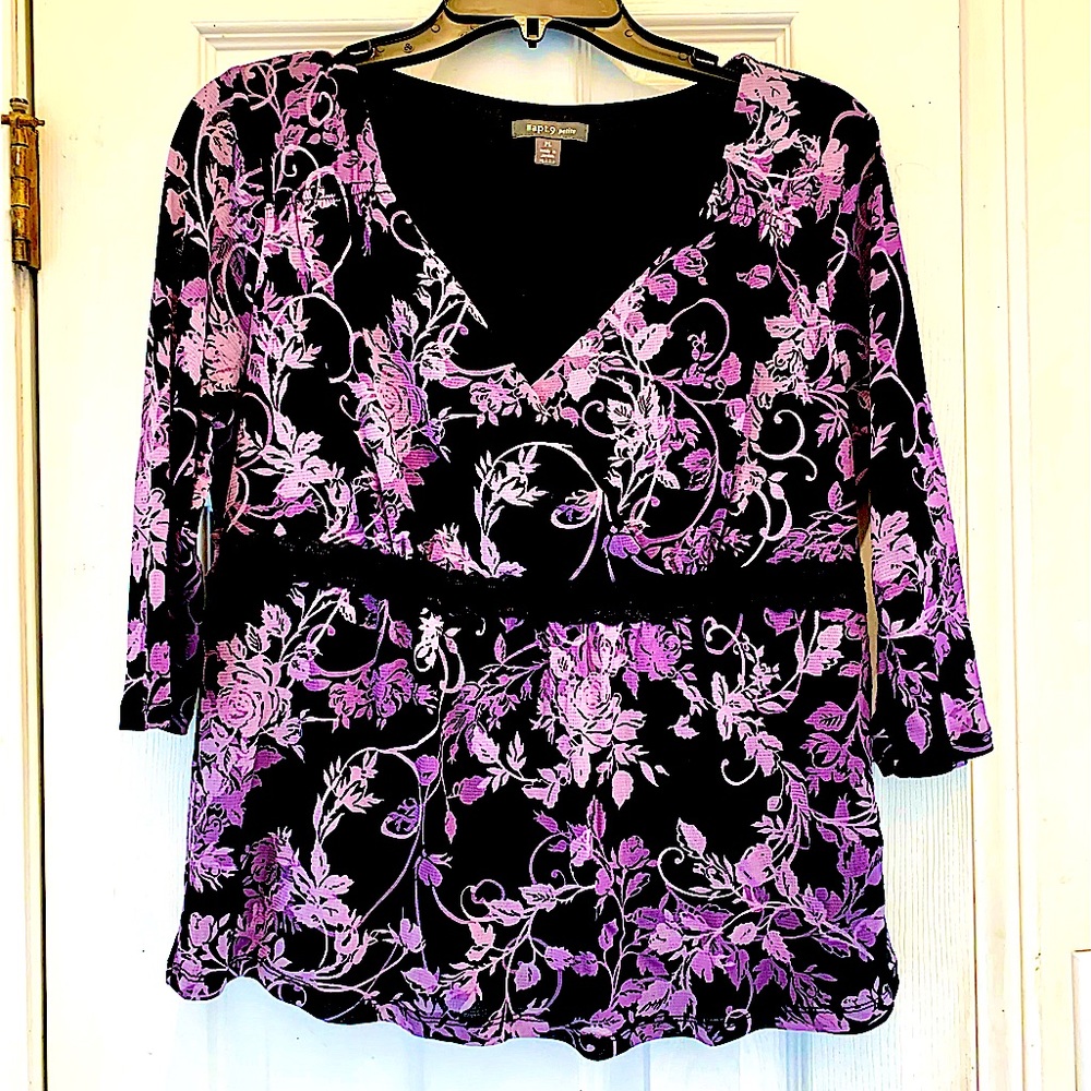 Black/Purple,petite large top,black lace trim, flattering ruffle on bottom